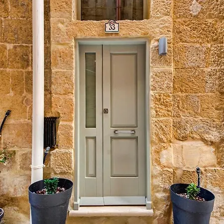 33 Sally Port